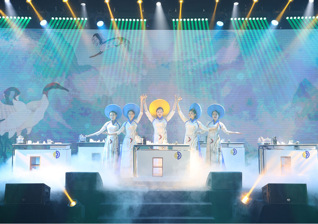 Lễ kỷ niệm 12_Lumiere Lễ kỷ niệm 12_Lumiere